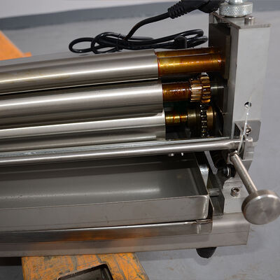 Macchine per l'incollaggio a freddo Modello-MF1000/800/720/610/380 Larghezza massima del rivestimento