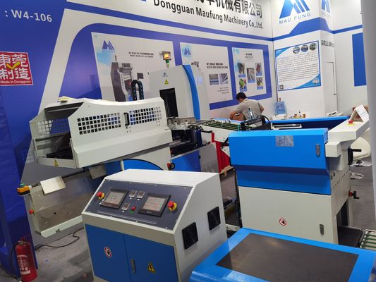 Macchine per la confezione automatica di cartucce e per la confezione idraulica di giunture per la confezione di libri a copertina rigida MF-FAC390A