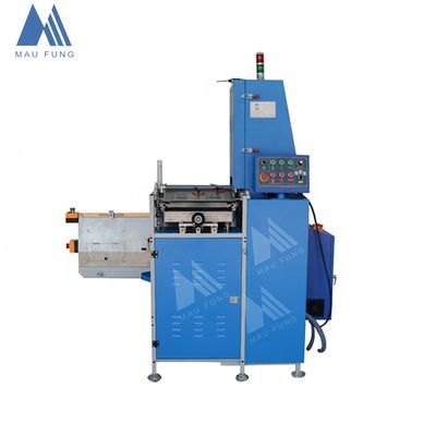 Macchina semi-automatica per rilegatura di quaderni con potenza di 1,5 kW, velocità di 17 pezzi/min e spessore di 60 mm per copertine morbide e libri per bambini