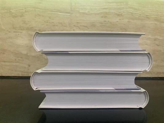 Macchina semi-automatica per rilegatura di quaderni con potenza di 1,5 kW, velocità di 17 pezzi/min e spessore di 60 mm per copertine morbide e libri per bambini