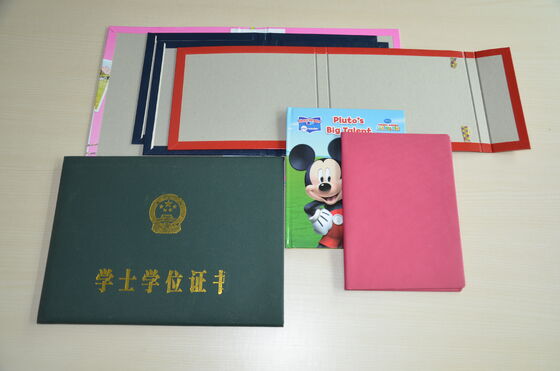 Macchina di avvolgimento in cartone grigio a doppia stazione per la fabbricazione di custodie per libri MF-SCM500A2